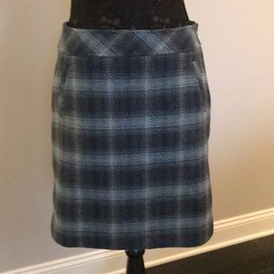 Talbots Size 6 plaid skirt with pockets